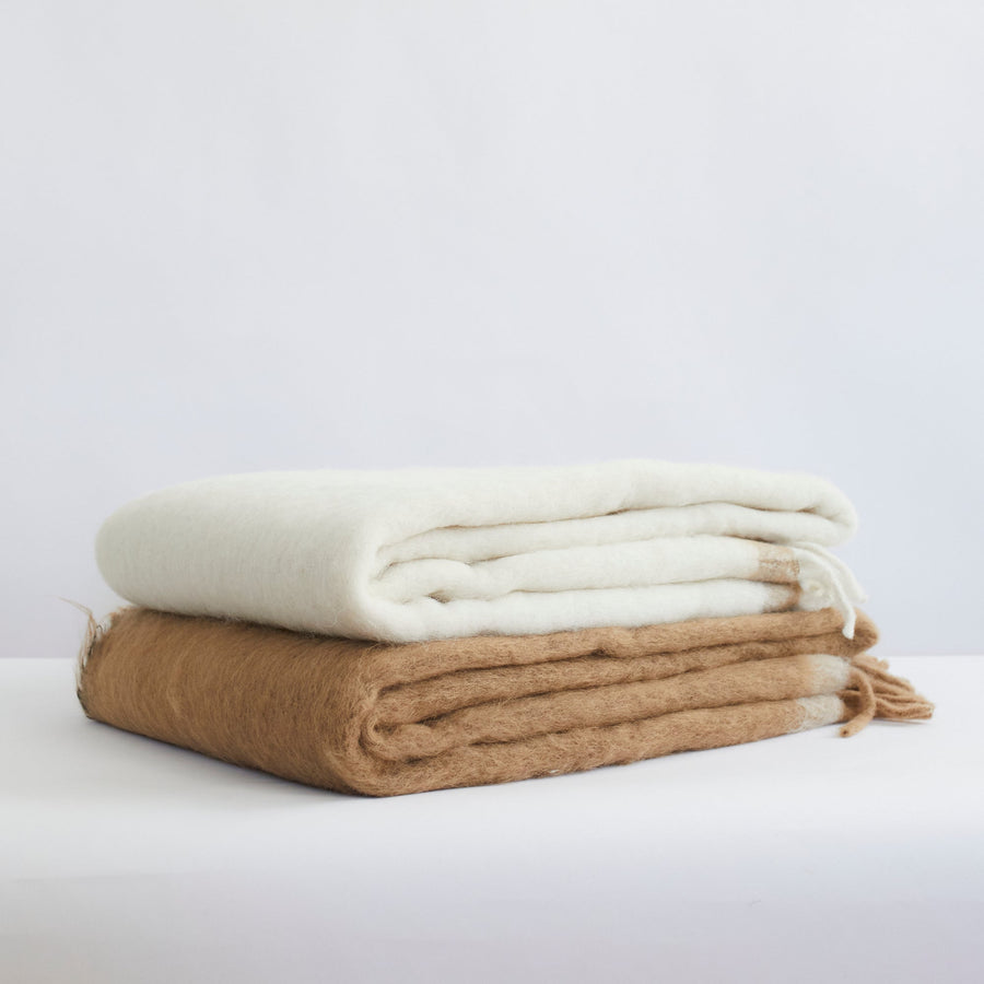 Amaranto Throw - House of Lyria