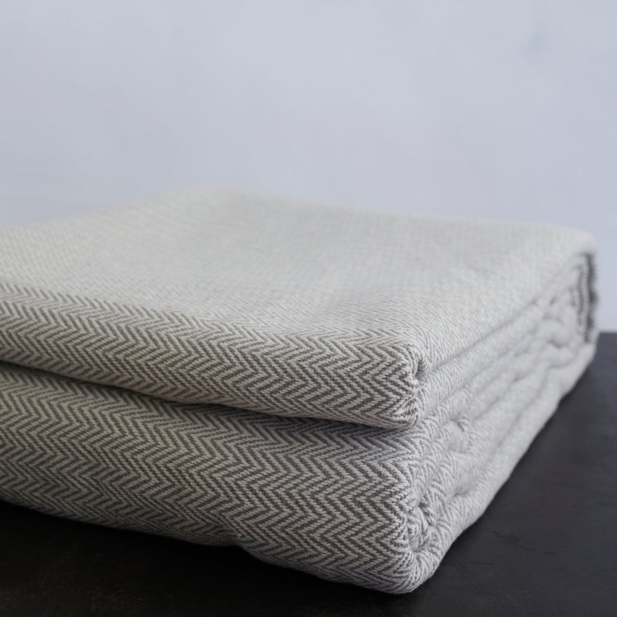 Avalon Blanket - Matouk - Throw