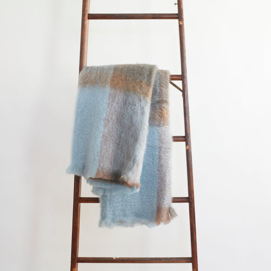 Cuadros Mohair Throw - Blue Beige - Mantas Ezcaray - $395