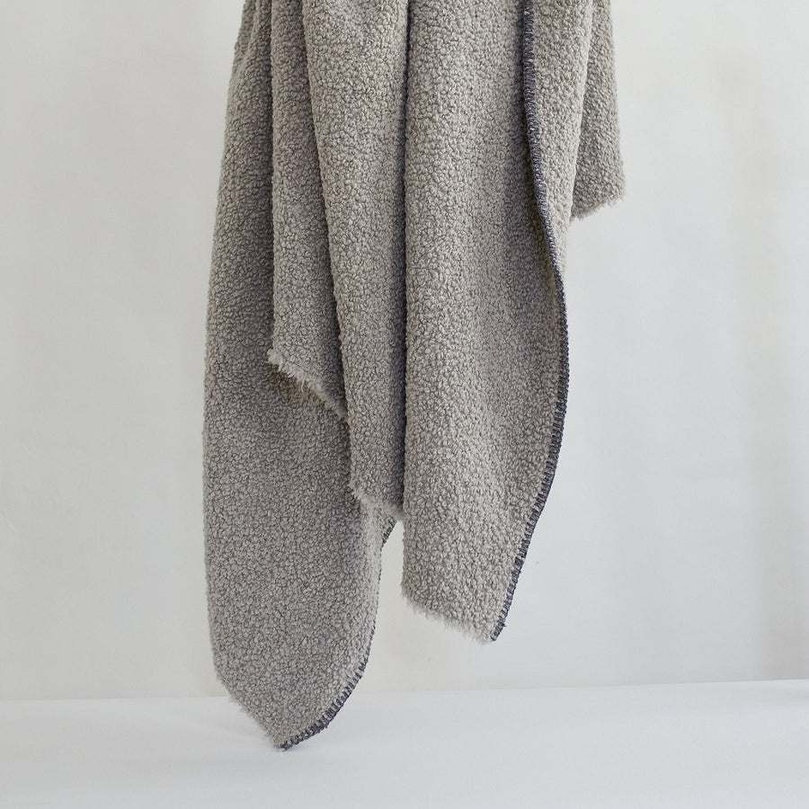 Kurlisuri Throw XL 106’’ x 59’’ / Light Grey uniq’uity $1,975