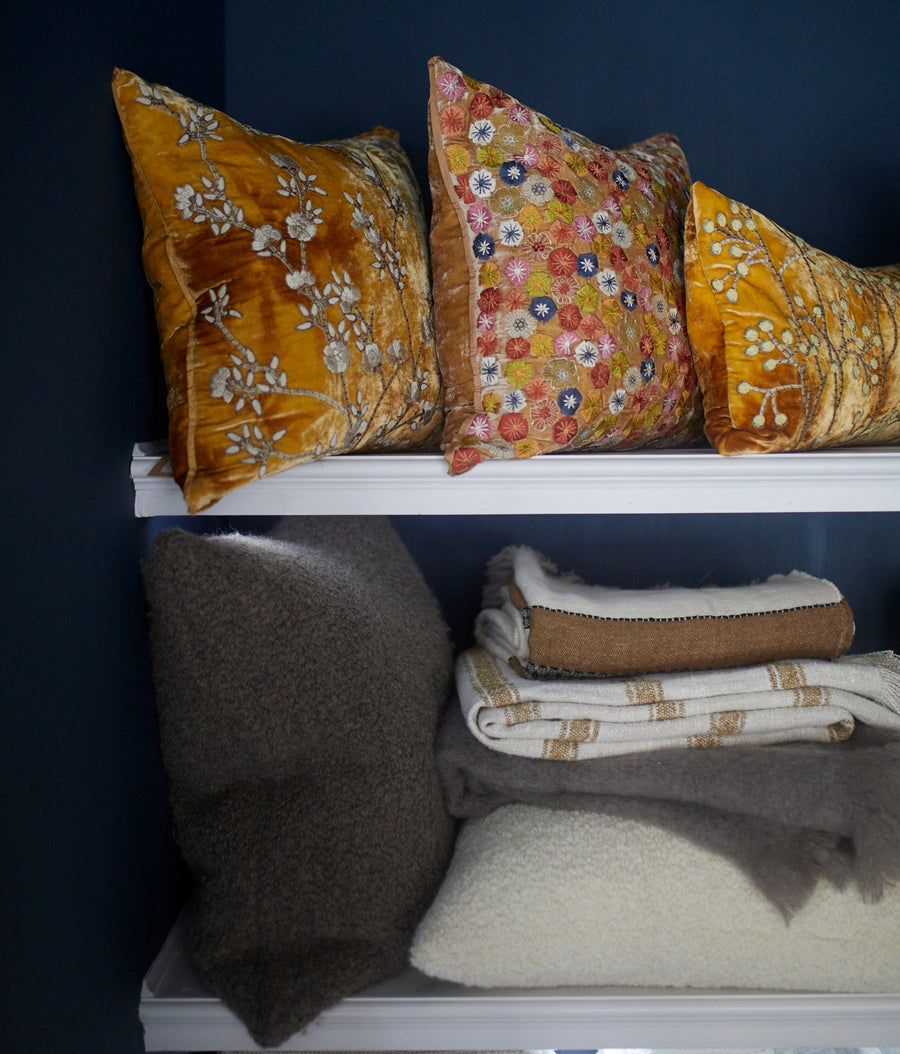 Kurlisuri Throws & Pillows - uniq’uity - Throw