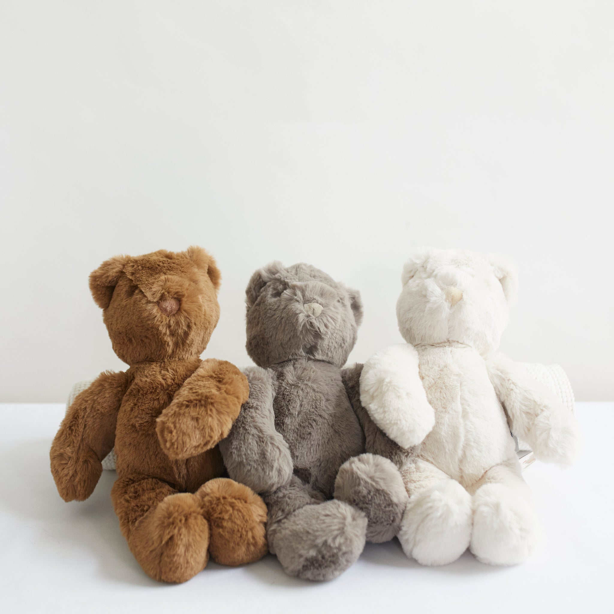 DHgate.com:2024 25-60cm White Teddy Bear Plush, Soft